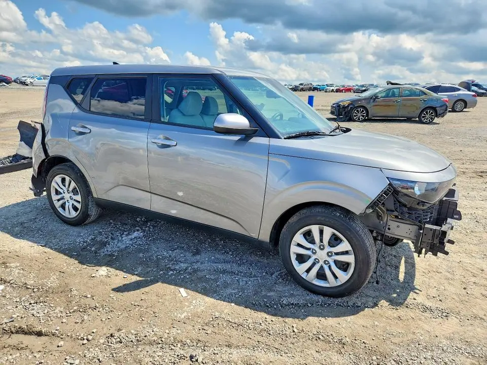 2023 KIA SOUL LX  
