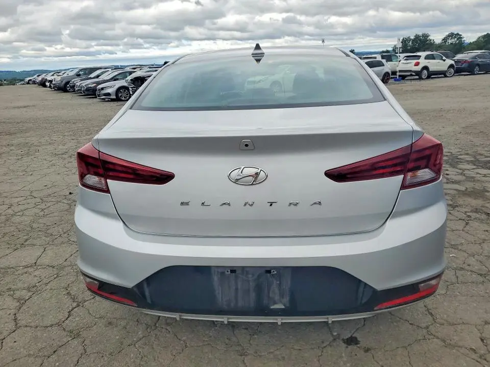 2019 HYUNDAI ELANTRA SE  