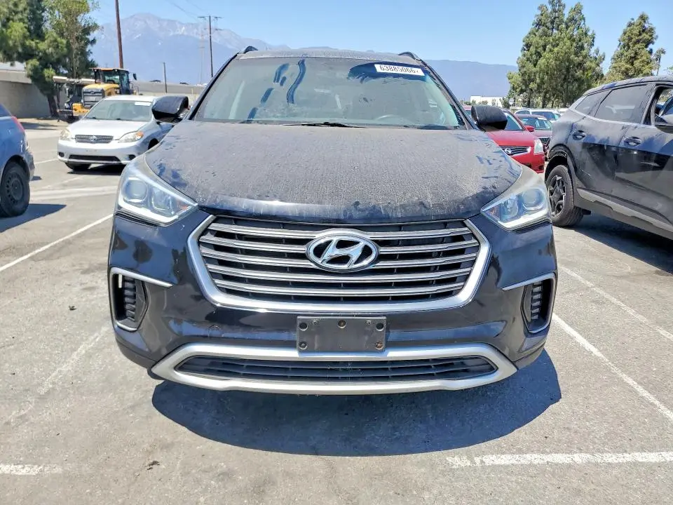2017 HYUNDAI SANTA FE SE  