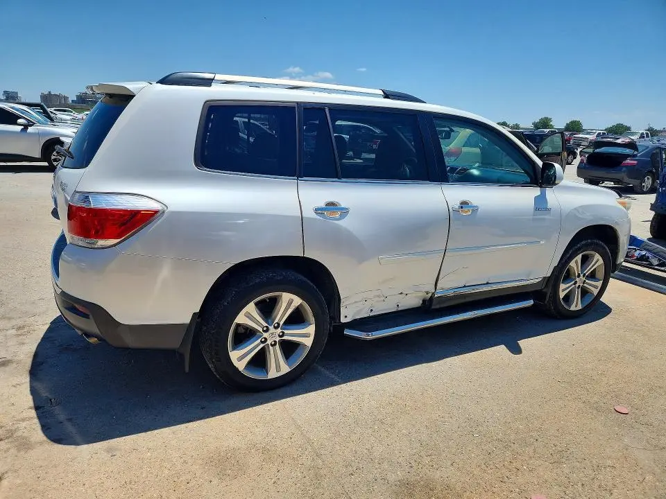 2013 TOYOTA HIGHLANDER LIMITED  