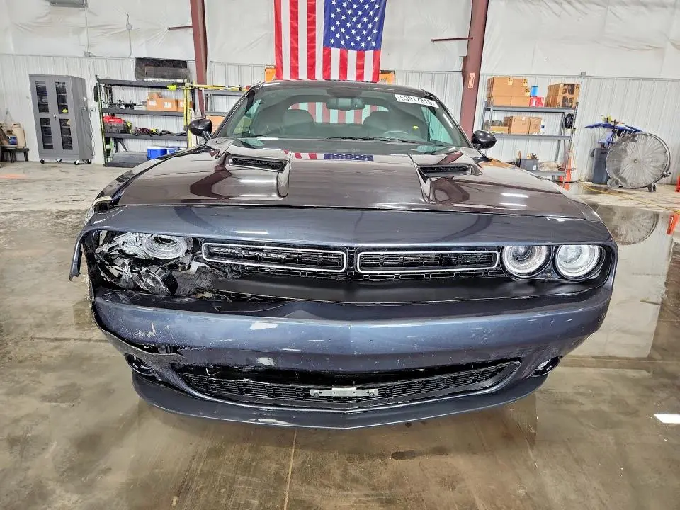 2016 DODGE CHALLENGER SXT  