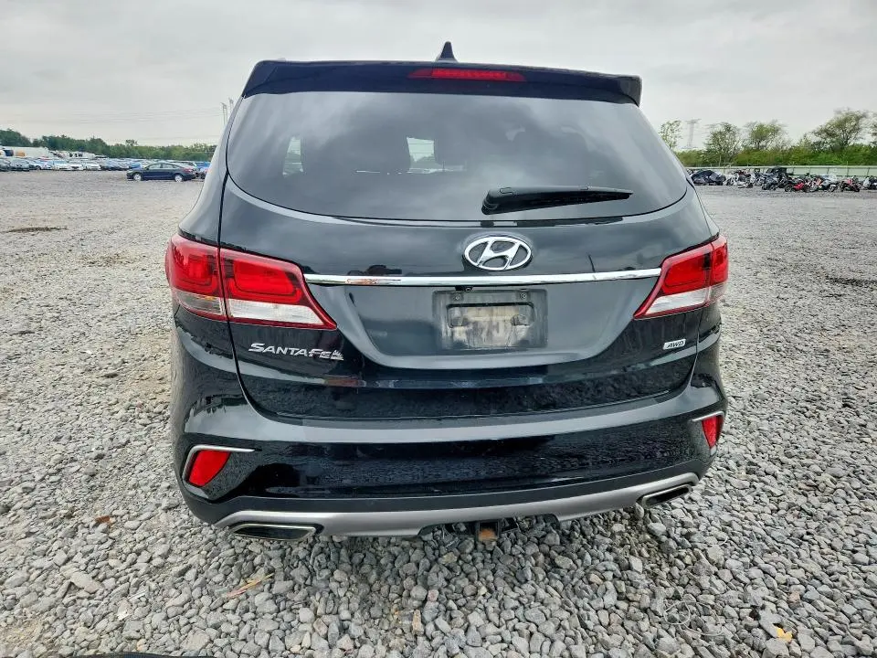 2017 HYUNDAI SANTA FE SE  