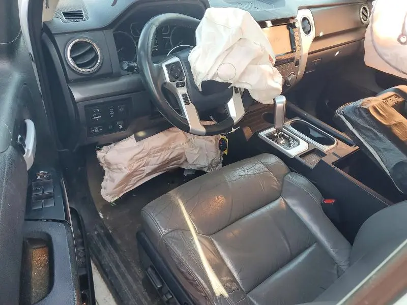 2020 TOYOTA TUNDRA CREWMAX SR5  