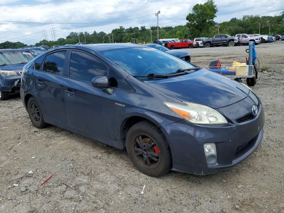 2011 TOYOTA PRIUS TWO  