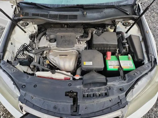 2016 TOYOTA CAMRY SE  