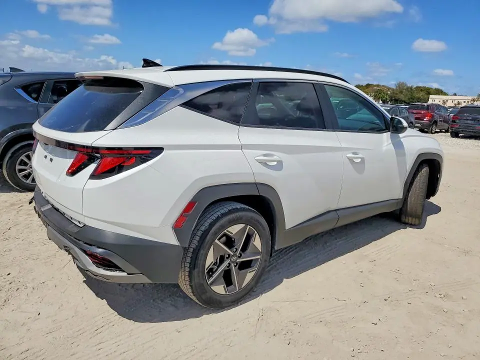 2025 HYUNDAI TUCSON SEL  