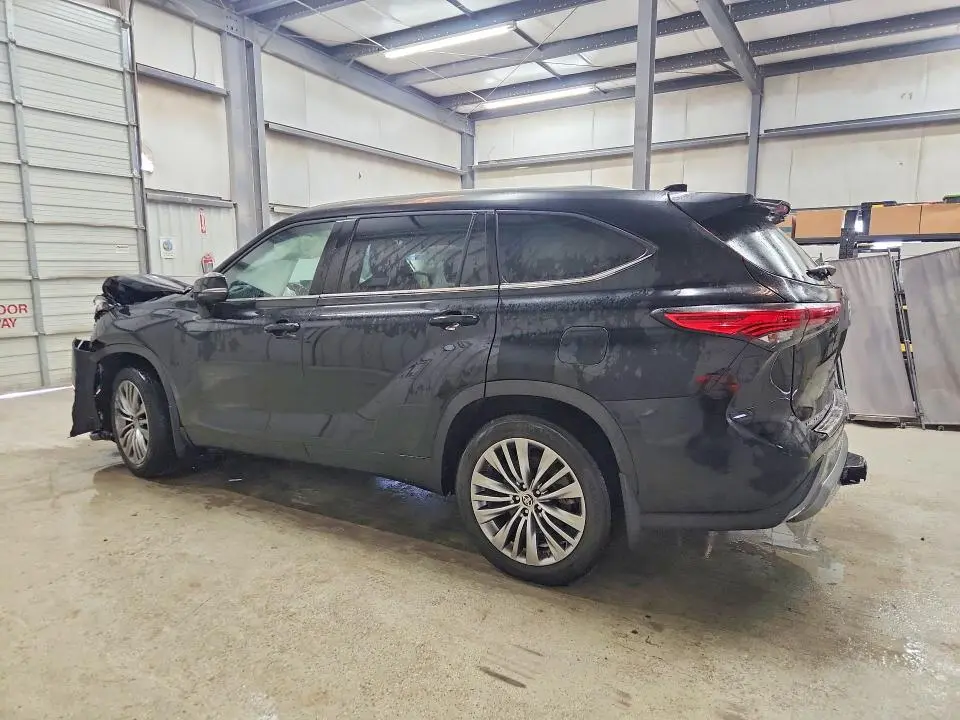 2022 TOYOTA HIGHLANDER PLATINUM  