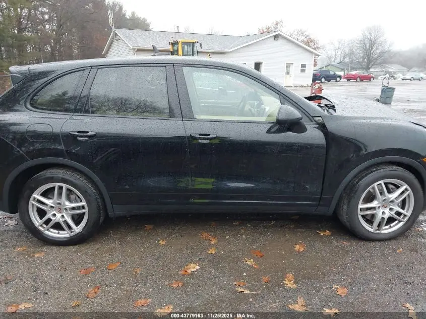 2014 PORSCHE CAYENNE  