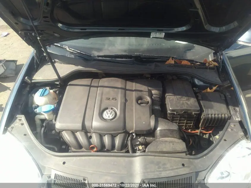 2010 VOLKSWAGEN JETTA SEDAN SE