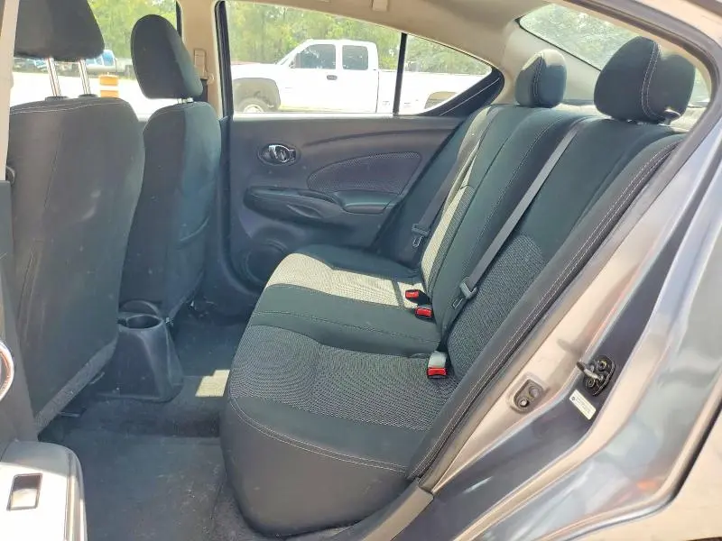 2018 NISSAN VERSA SV  