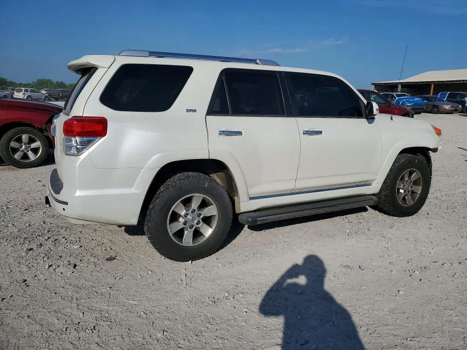 2011 TOYOTA 4RUNNER SR5  