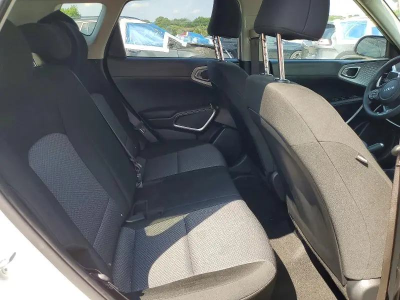 2025 KIA SOUL LX  