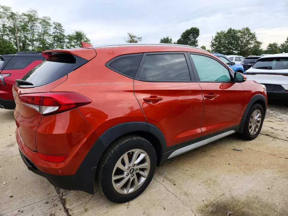 2017 HYUNDAI TUCSON SE PLUS  