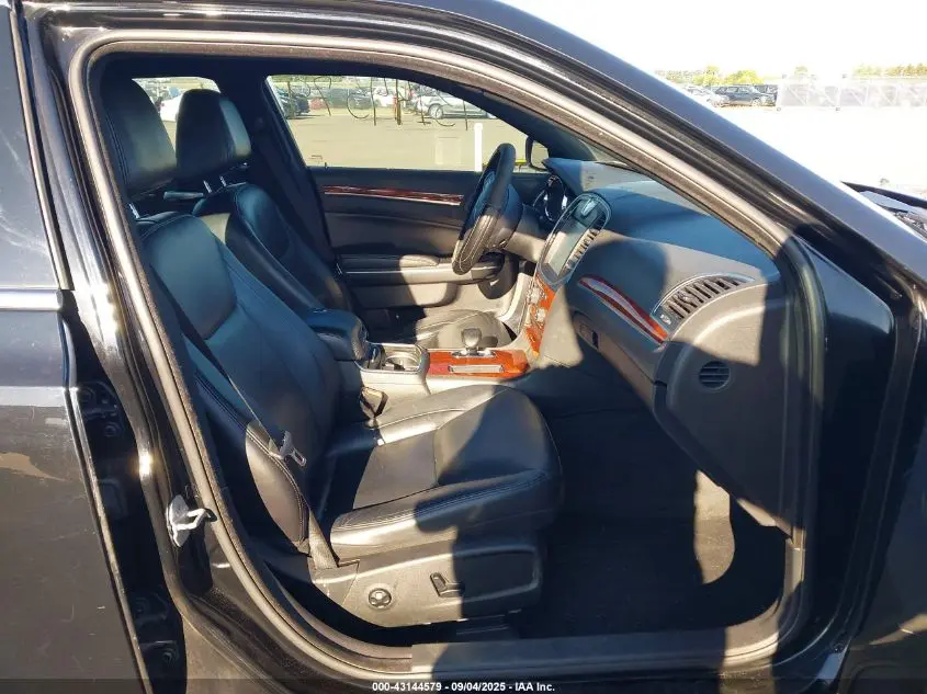 2012 CHRYSLER 300 LIMITED