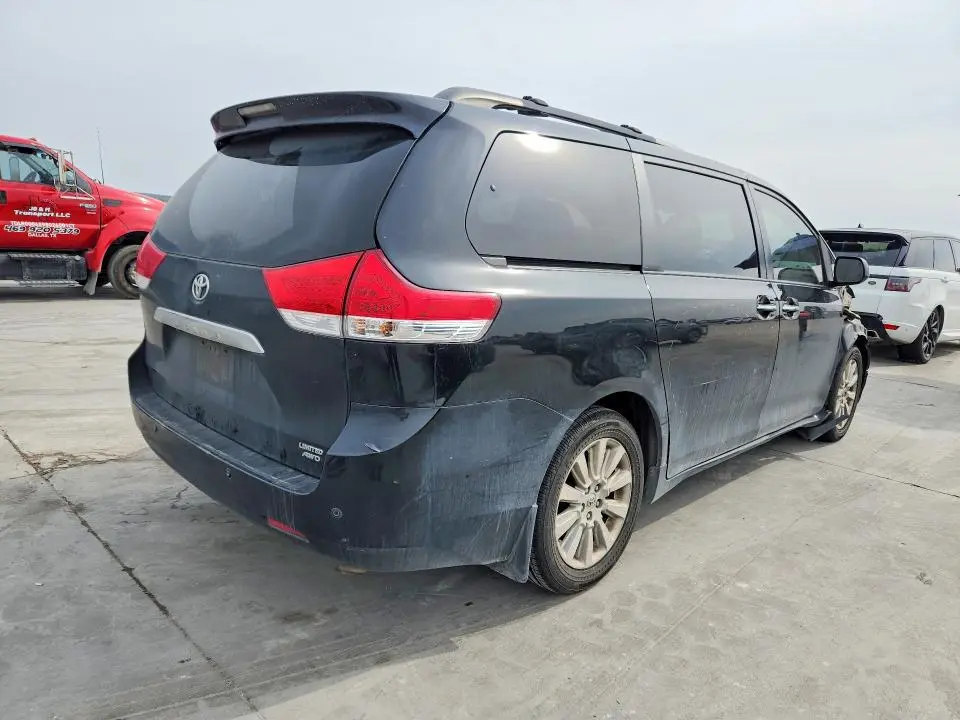 2012 TOYOTA SIENNA LIMITED 7-PASSENGER  