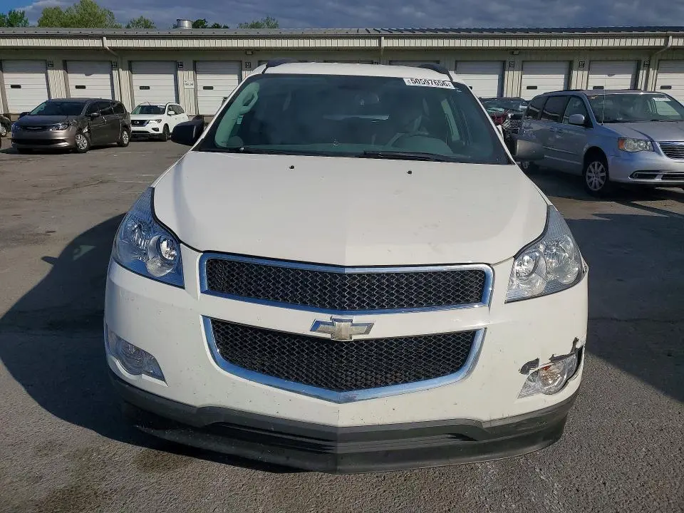 2010 CHEVROLET TRAVERSE LS  