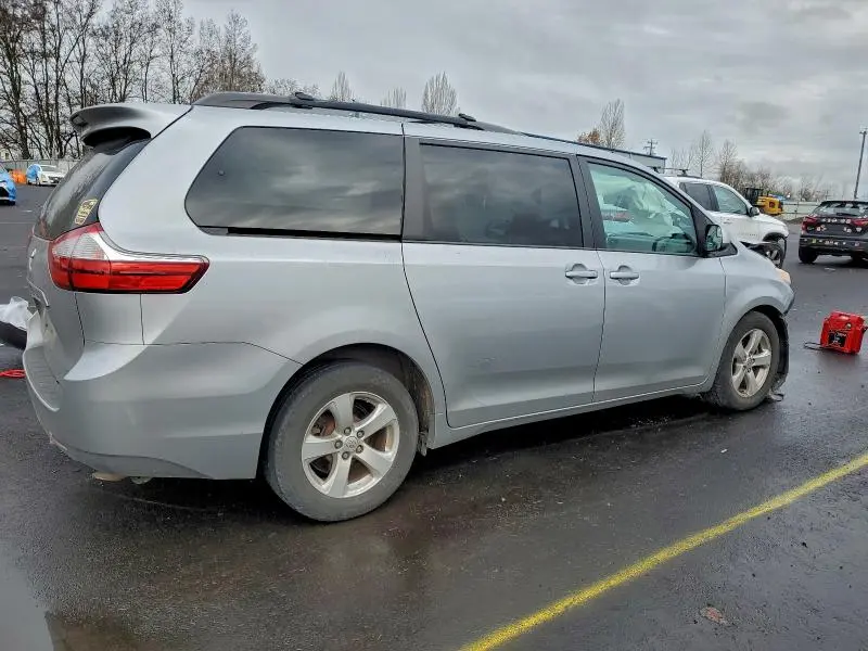 2015 TOYOTA SIENNA LE  