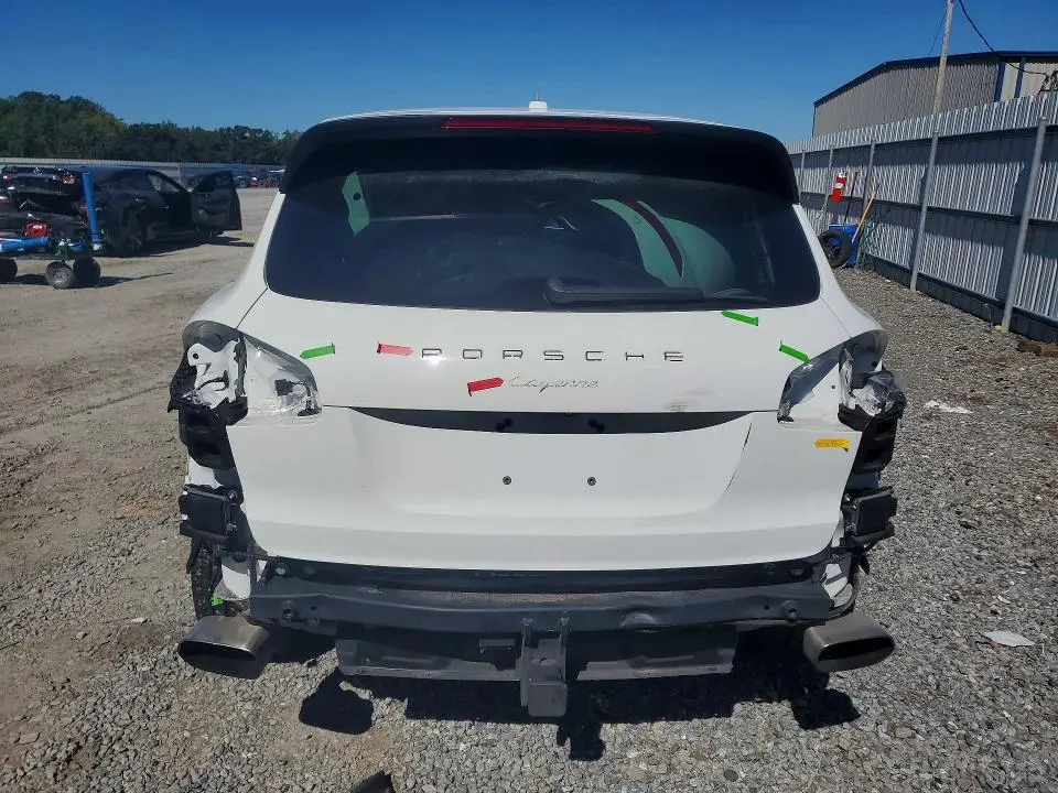 2017 PORSCHE CAYENNE   