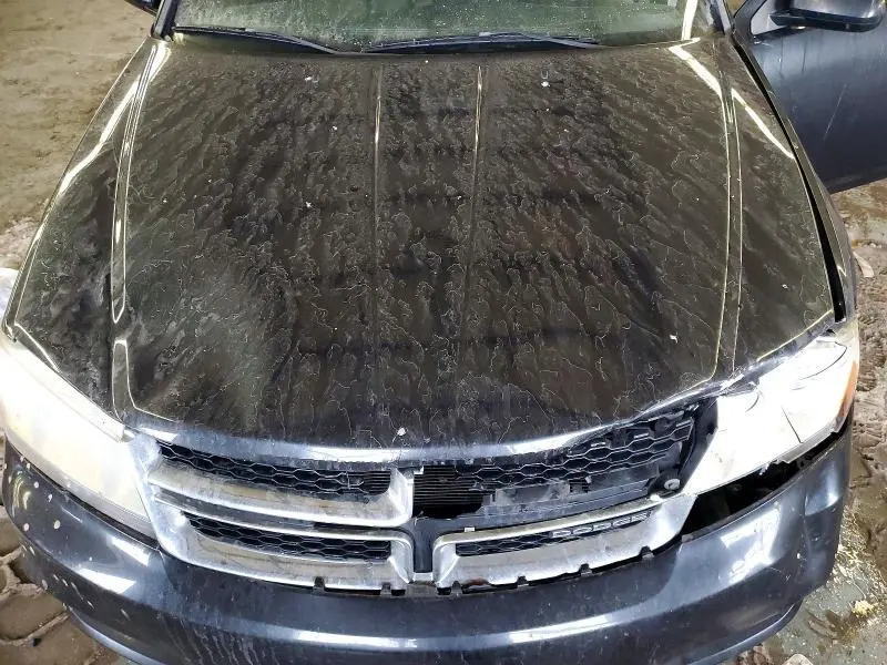 2011 DODGE AVENGER LUX  