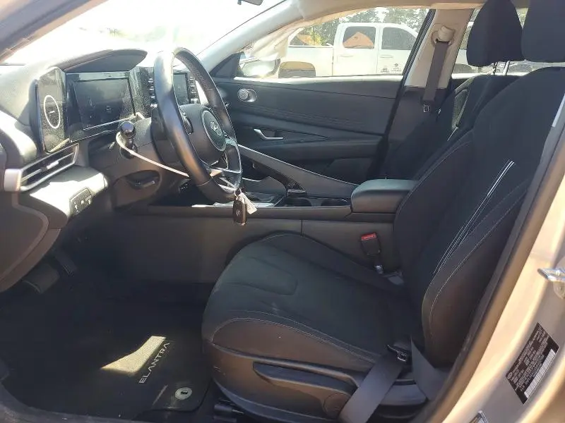 2021 HYUNDAI ELANTRA SEL  