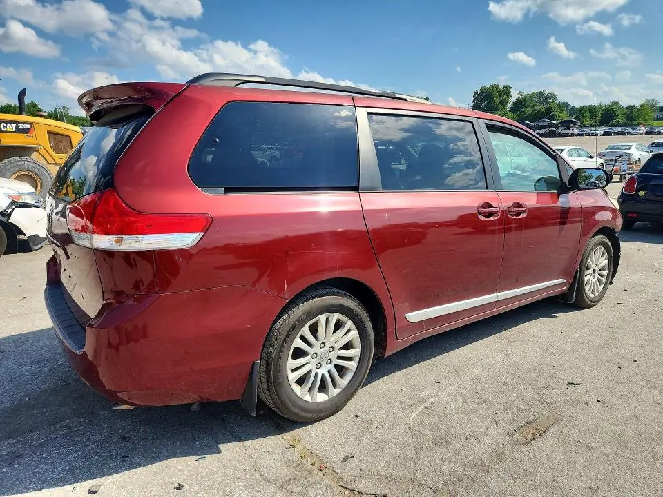 2011 TOYOTA SIENNA XLE 8-PASSENGER  