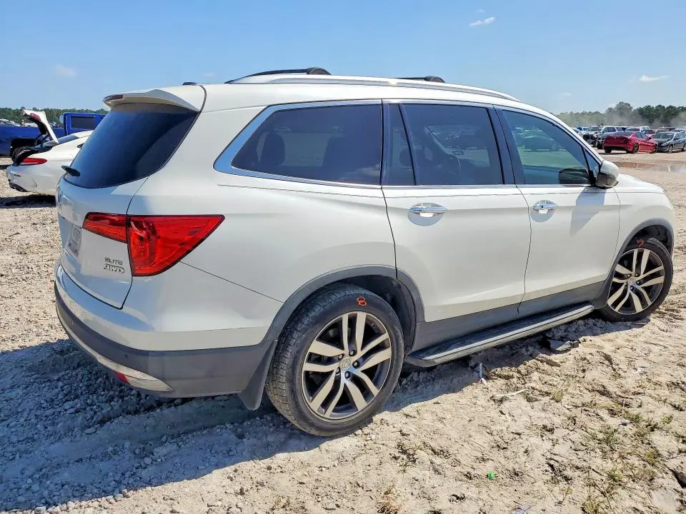2017 HONDA PILOT ELITE  