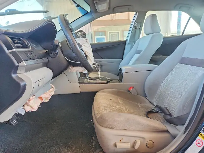 2014 TOYOTA CAMRY LE  