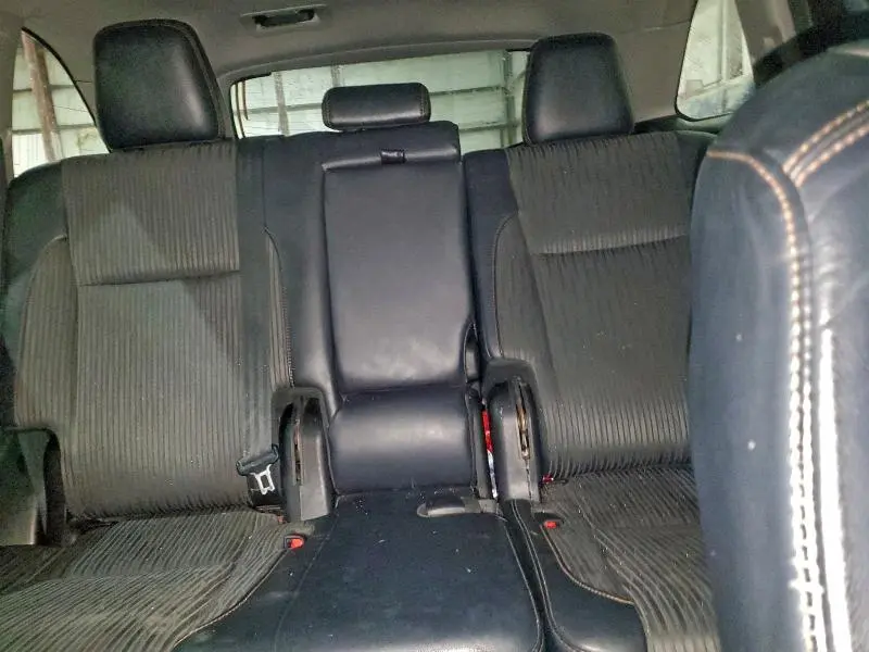 2017 TOYOTA HIGHLANDER LE  