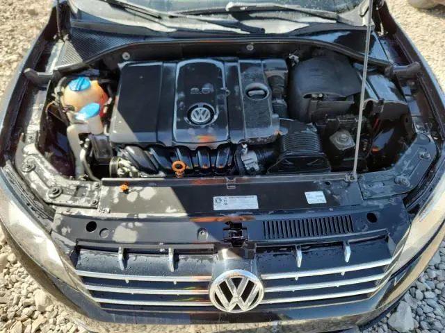 2013 VOLKSWAGEN PASSAT SE  