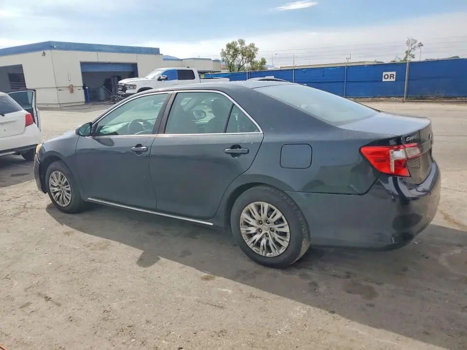 2012 TOYOTA CAMRY LE  