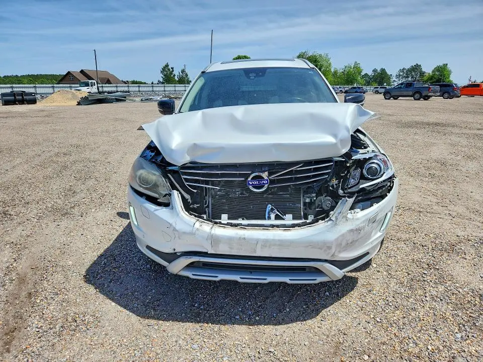 2017 VOLVO XC60 T5 DYNAMIC  