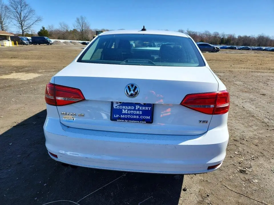 2015 VOLKSWAGEN JETTA SE  