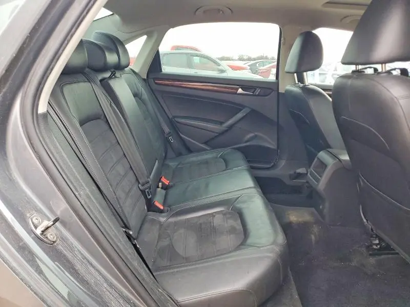 2012 VOLKSWAGEN PASSAT SEL  