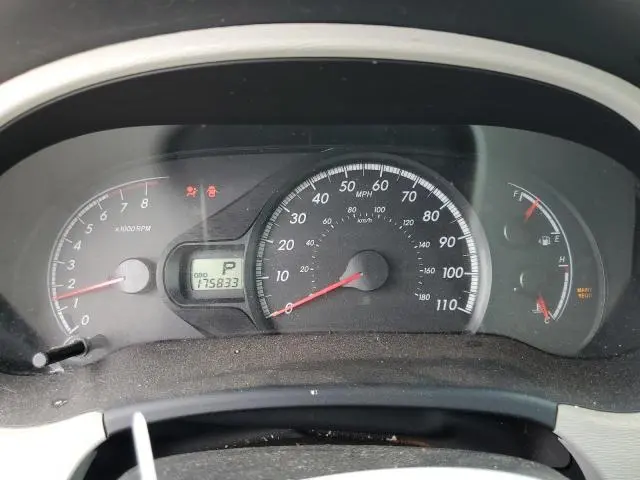 2011 TOYOTA SIENNA LE  