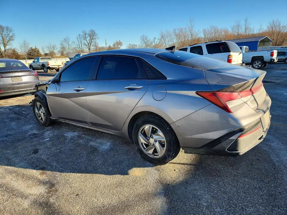 2024 HYUNDAI ELANTRA SE  