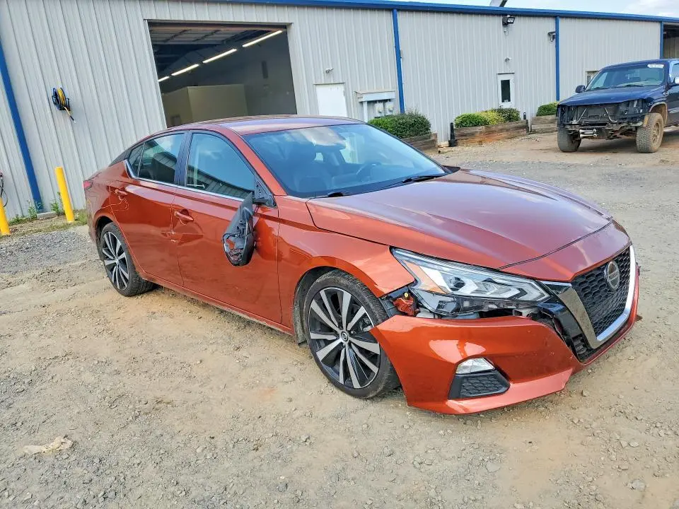 2022 NISSAN ALTIMA SR  