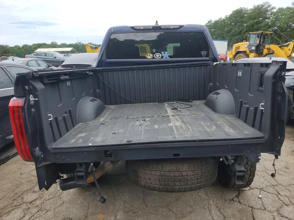 2022 TOYOTA TUNDRA SR5  