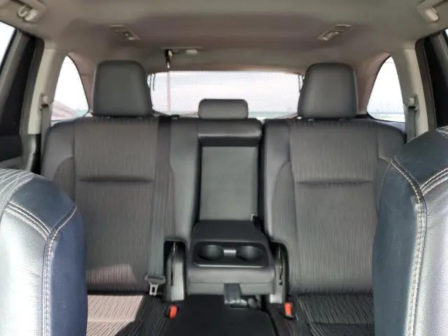 2016 TOYOTA HIGHLANDER LE  