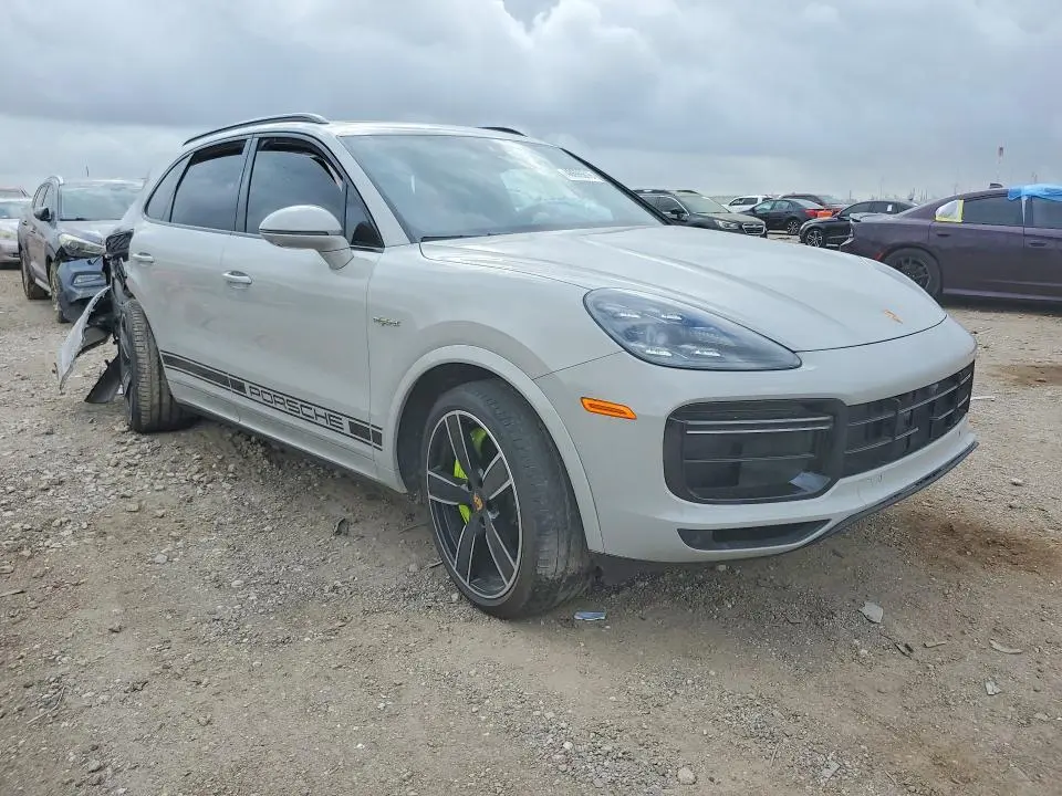 2023 PORSCHE CAYENNE TURBO S E-HYBRID  