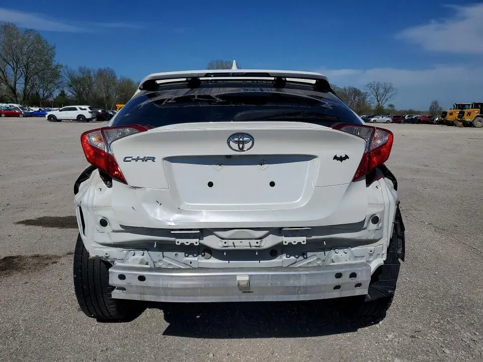 2018 TOYOTA C-HR XLE  