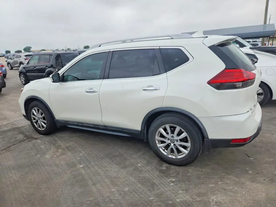 2017 NISSAN ROGUE SV  