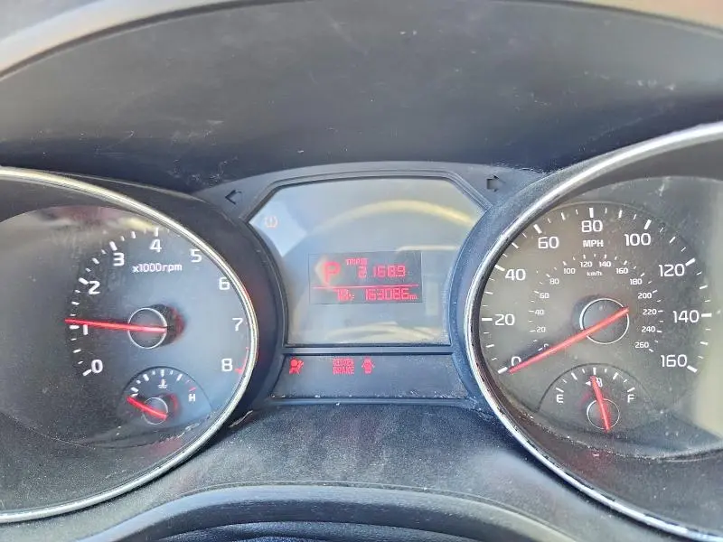 2016 KIA SEDONA LX  