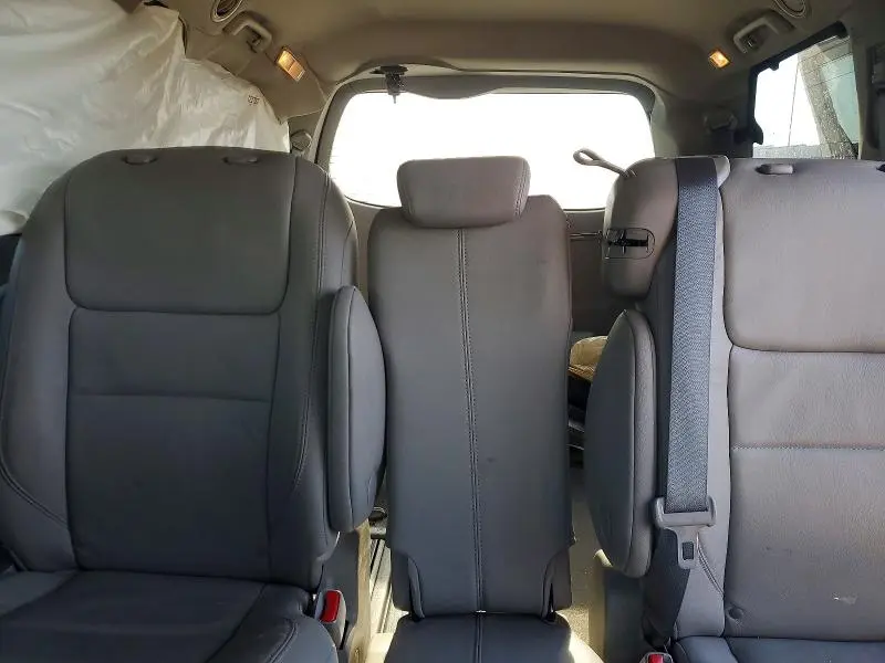 2016 TOYOTA SIENNA XLE  