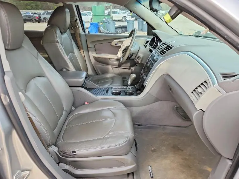 2011 CHEVROLET TRAVERSE LS  