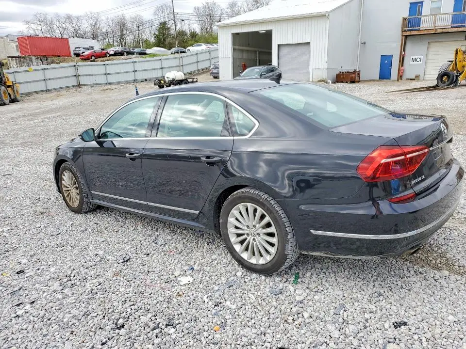 2017 VOLKSWAGEN PASSAT SE  