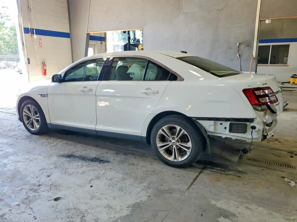 2015 FORD TAURUS SEL  