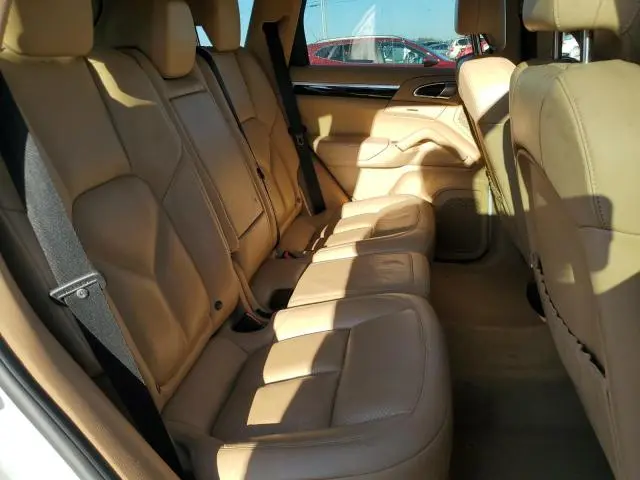 2016 PORSCHE CAYENNE   