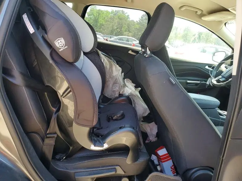 2019 FORD ESCAPE SE  