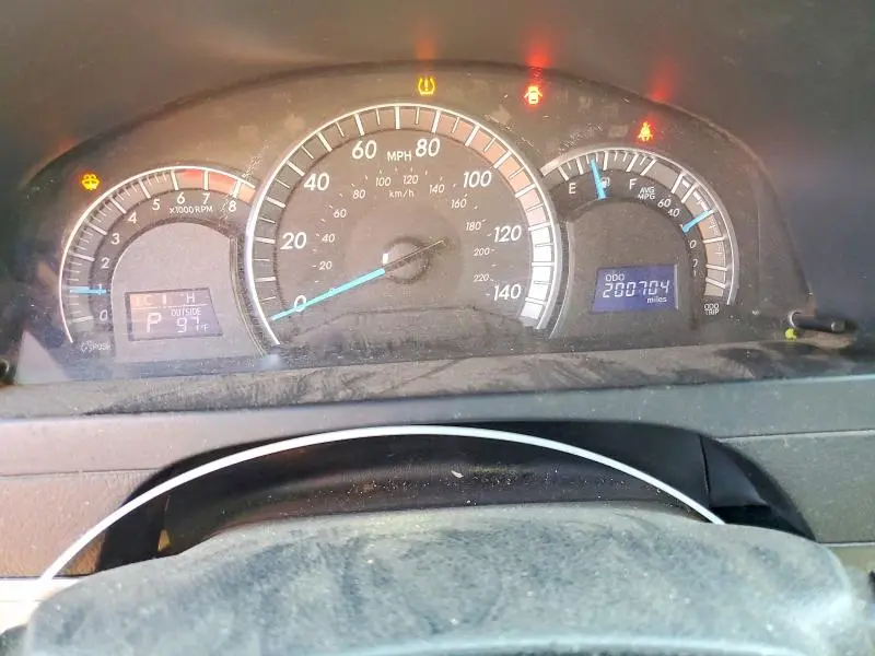 2014 TOYOTA CAMRY SE  