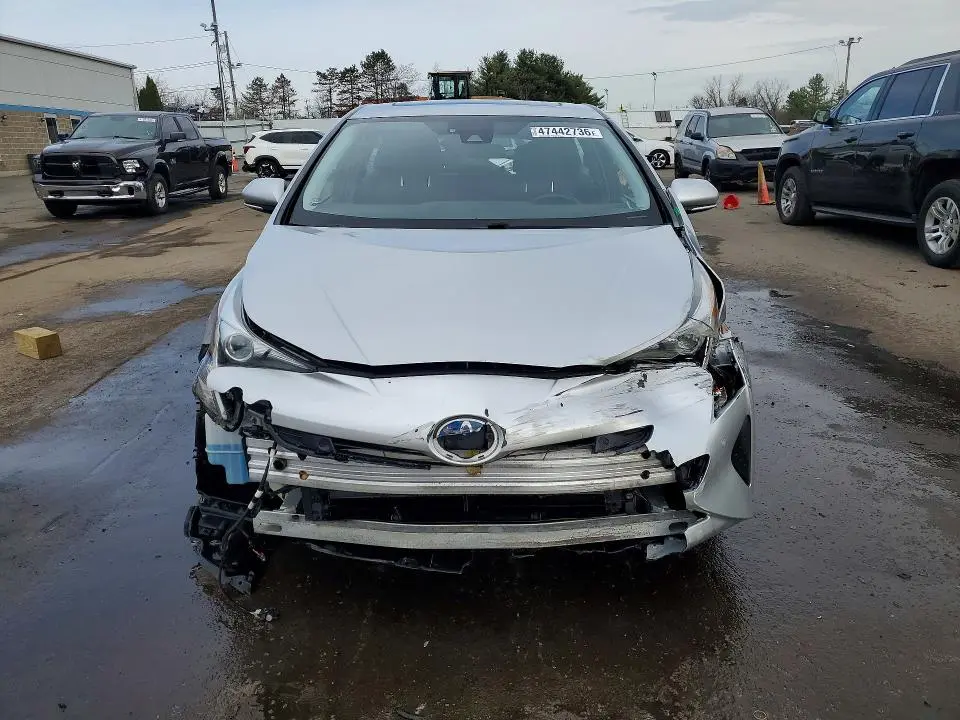 2018 TOYOTA PRIUS THREE  
